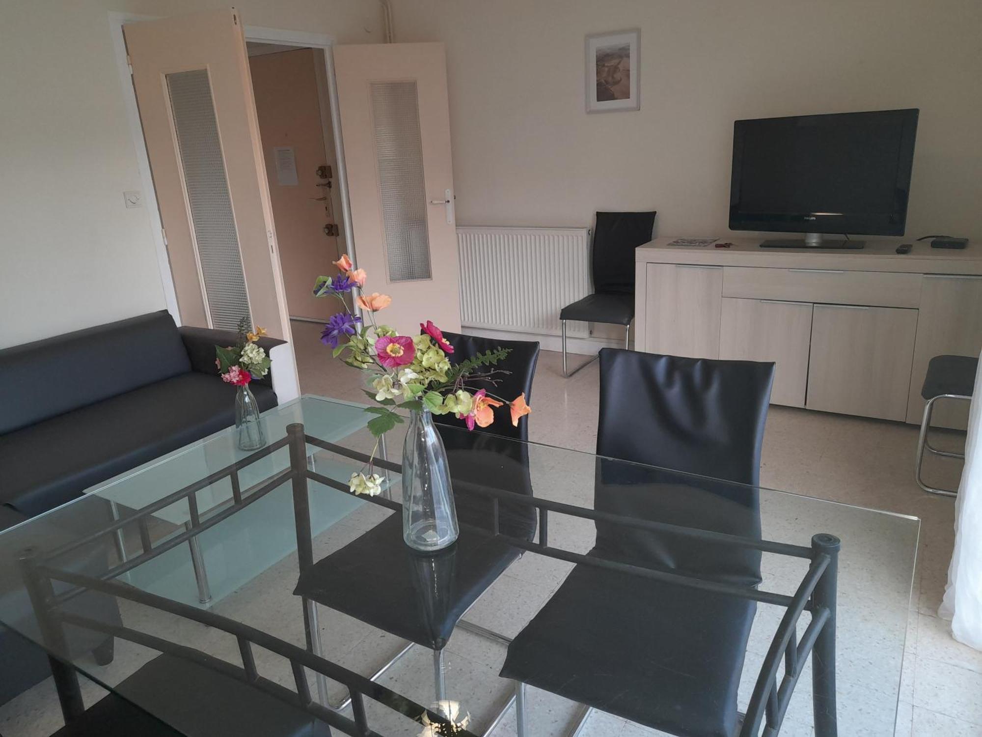 Appartement F3 Avec Balcon Perpignan Exterior photo
